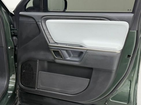 Used 2024 Rivian R1S Adventure AWD/4WD image 37