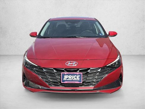 Used 2023 Hyundai Elantra Limited image 2