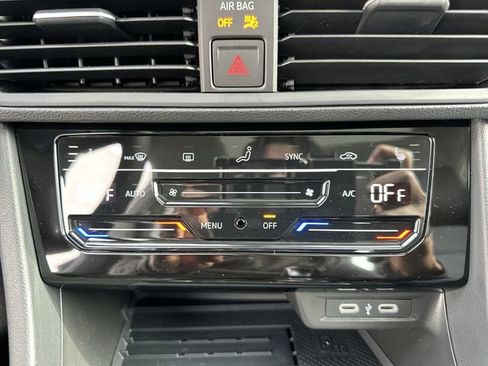 New 2026 Volkswagen Jetta SE image 22