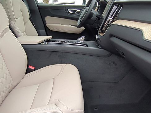 New 2026 Volvo XC60 B5 Plus w/ Protection Package Premier image 21