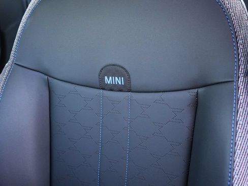 Used 2026 MINI Cooper 4-Door Hardtop FWD image 26