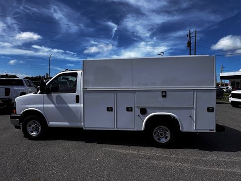 New 2025 GMC Savana 3500 w/ Power Convenience Package RWD image 12