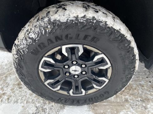 Used 2022 Chevrolet Silverado 1500 ZR2 w/ Technology Package image 32