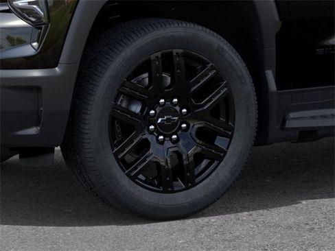 New 2026 Chevrolet Silverado EV LT AWD/4WD image 9