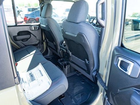 New 2026 Jeep Wrangler Unlimited Rubicon image 38