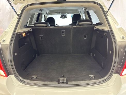 Used 2020 Chevrolet Trax LT w/ LT Convenience Package image 23