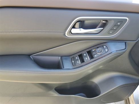 Certified 2023 Nissan Rogue Platinum w/ Platinum Premium Package image 18