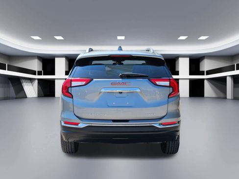 Used 2024 GMC Terrain SLT image 5