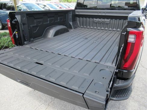 New 2026 GMC Sierra 2500 Denali w/ Denali Reserve Package AWD/4WD image 29