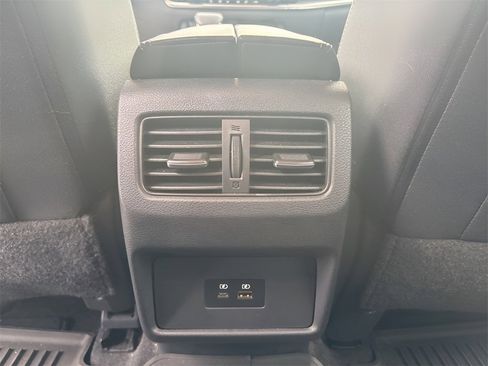 Used 2021 Nissan Rogue SV image 23