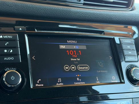 Used 2020 Nissan Rogue SV FWD image 20