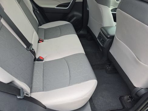 Used 2025 Toyota RAV4 XLE w/ Convenience Package image 11