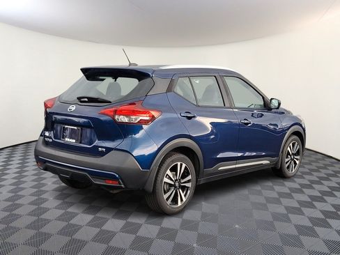 Used 2019 Nissan Kicks SR w/ SR Premium Package FWD image 6