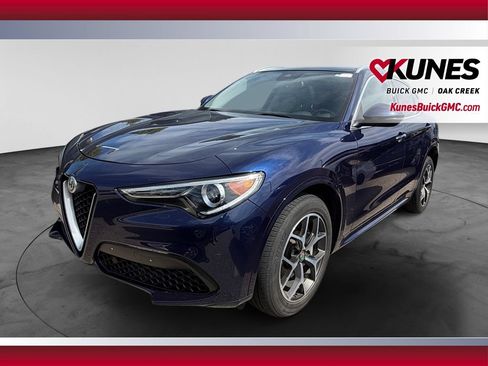 Used 2020 Alfa Romeo Stelvio Ti w/ Active Blind Spot Package AWD/4WD image 5
