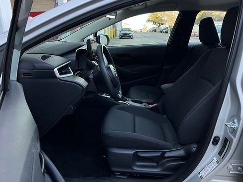 Used 2025 Toyota Corolla LE image 10
