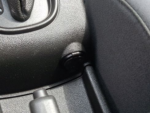 Used 2009 Chevrolet Cobalt LT FWD image 24