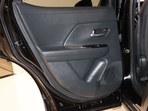 Used 2025 Nissan Kicks SV AWD/4WD image 42