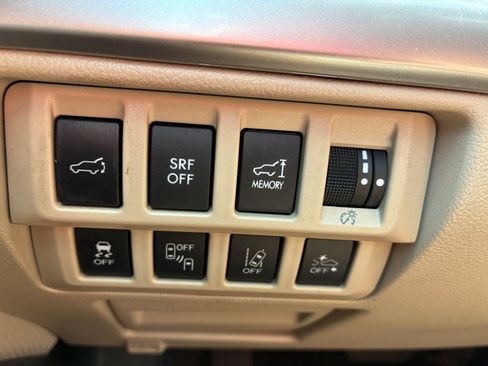 Used 2017 Subaru Outback 3.6R Limited AWD/4WD image 10