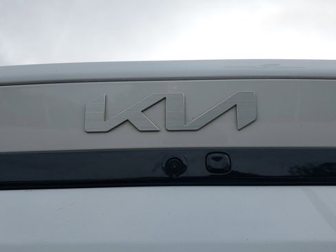 Used 2025 Kia K4 LXS image 8