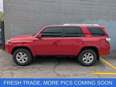 Used 2017 Toyota 4Runner SR5 Premium AWD/4WD image 2