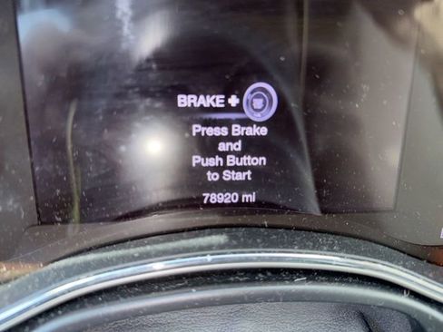 Used 2017 Jeep Grand Cherokee Limited image 10