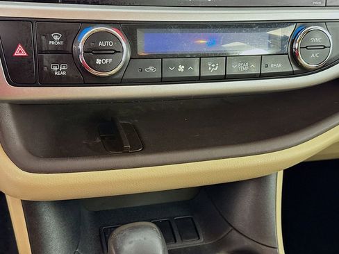 Used 2014 Toyota Highlander Plus image 18