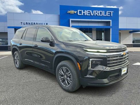 New 2026 Chevrolet Traverse LT image 2