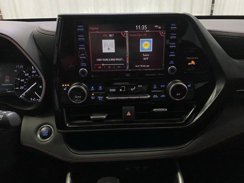 Certified 2021 Toyota Highlander XSE image 21