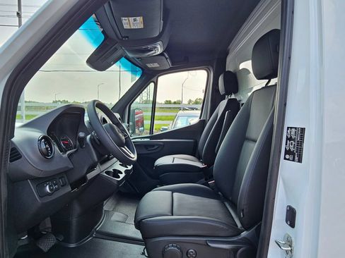 New 2024 Mercedes-Benz Sprinter 3500 image 2