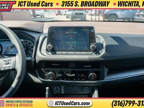 Used 2023 Nissan Rogue SV FWD image 20