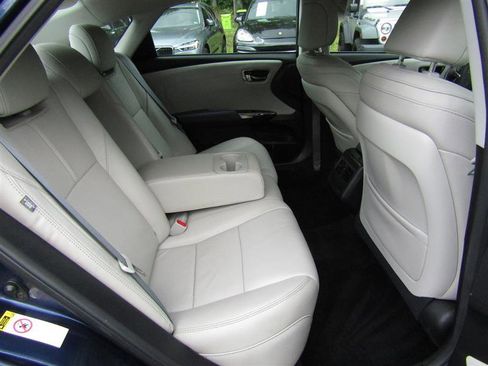 Used 2013 Toyota Avalon XLE image 32
