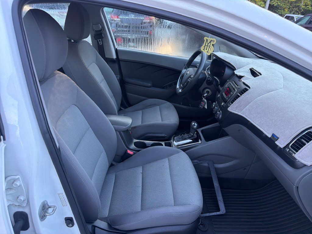 Used 2017 Kia Forte LX FWD image 26