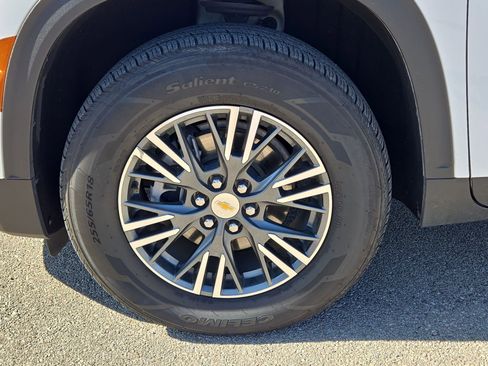 Used 2024 Chevrolet Traverse LT AWD/4WD image 11