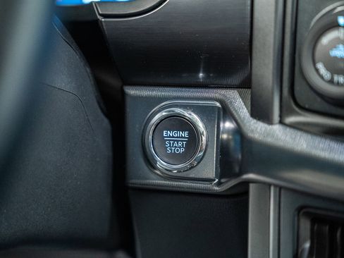 Certified 2024 Ford F150 Lariat AWD/4WD image 33