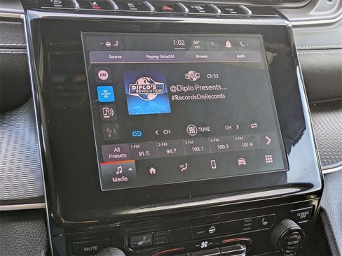 Used 2024 Jeep Grand Cherokee L Laredo image 17