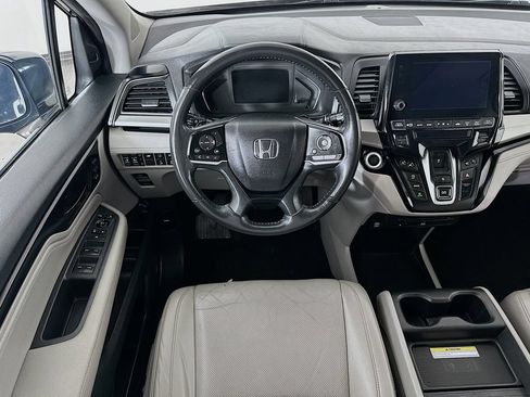 Used 2018 Honda Odyssey Elite image 3