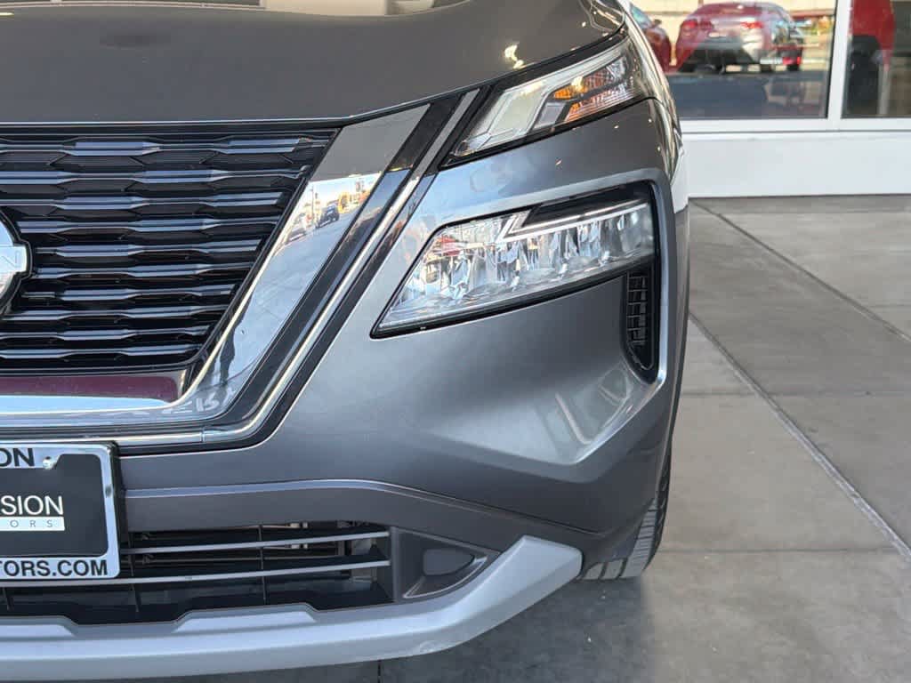Used 2023 Nissan Rogue SV FWD image 5