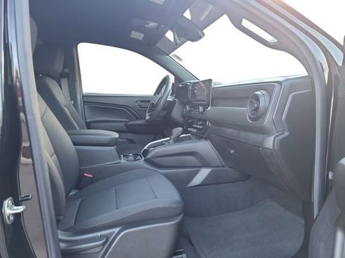Used 2024 Chevrolet Colorado Trail Boss image 25
