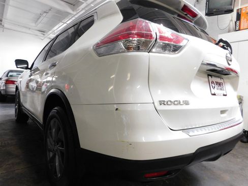 Used 2016 Nissan Rogue SL w/ SL Premium Package image 2