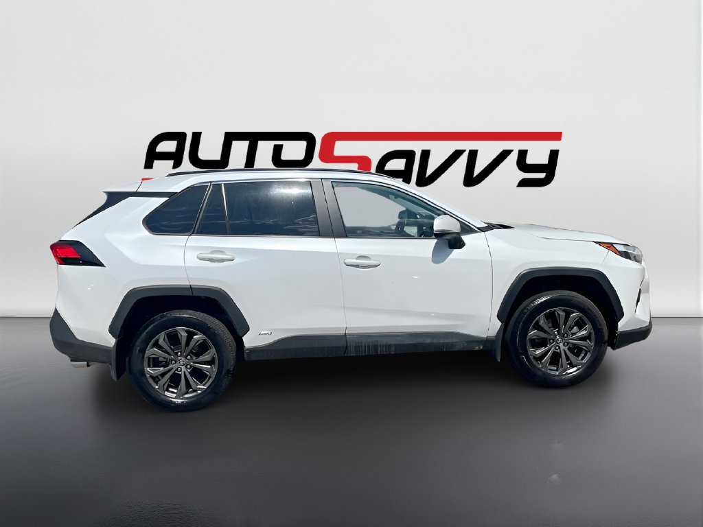 Used 2025 Toyota RAV4 XLE Premium w/ Weather Package AWD/4WD image 8