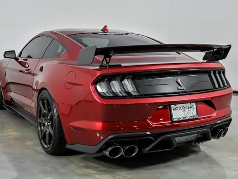 Used 2020 Ford Mustang Shelby GT500 w/ Carbon Fiber Track Pack RWD image 10