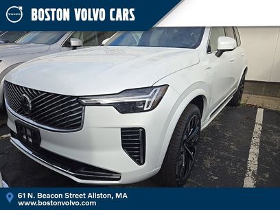 New 2025 Volvo XC90 T8 Core
