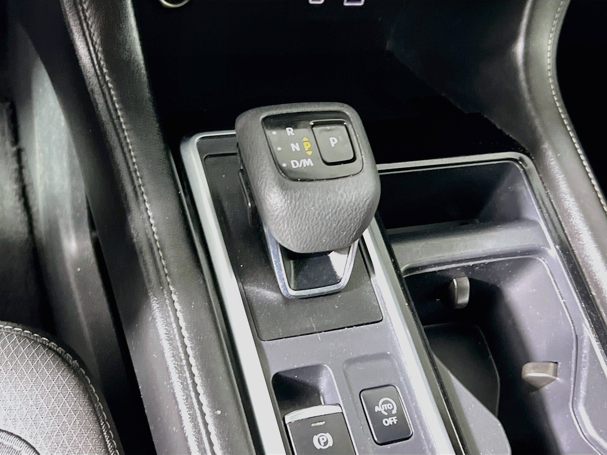 Used 2024 Nissan Pathfinder SV FWD image 24