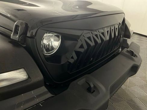 Used 2019 Jeep Wrangler Unlimited Sport S image 9