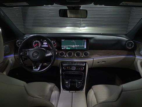 Used 2017 Mercedes-Benz E 400 4MATIC Wagon image 12