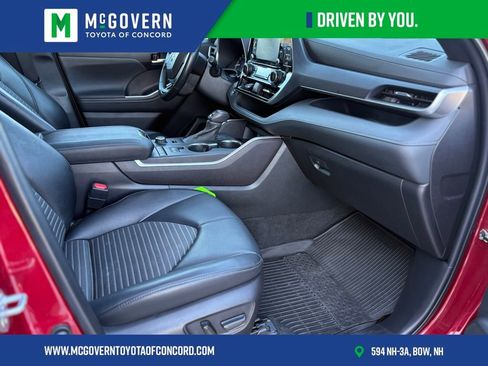 Used 2022 Toyota Highlander XSE image 29