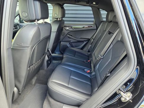 New 2026 Porsche Macan image 18