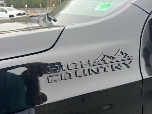 Used 2022 Chevrolet Tahoe High Country image 25