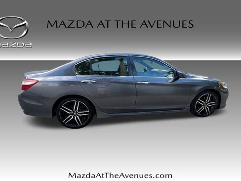 Used 2017 Honda Accord Sport Special Edition image 6