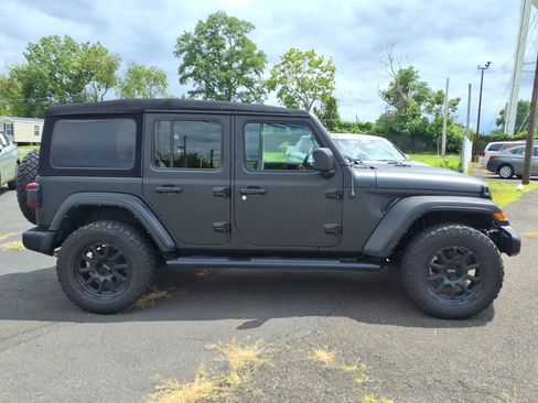Used 2022 Jeep Wrangler Unlimited Sahara w/ LED Lighting Group AWD/4WD image 2